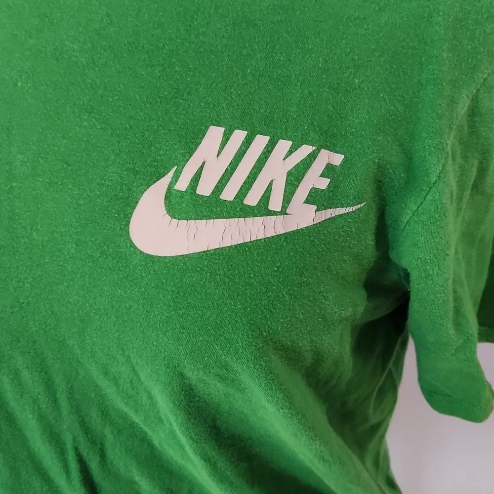Nike Athletic Cut Relaxed Fit Short Sleeve T-shirt Academia Gym Activewear